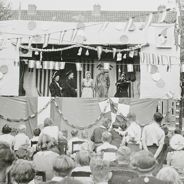 Everyday life in a Dutch city - Den Bosch in historical pictures and postcards